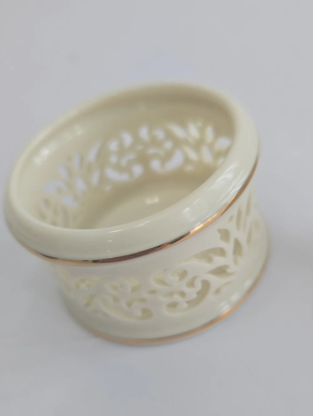 Lenox Pierced China Votive Tea Light Candle Holder With Lid Gold Trim Off White